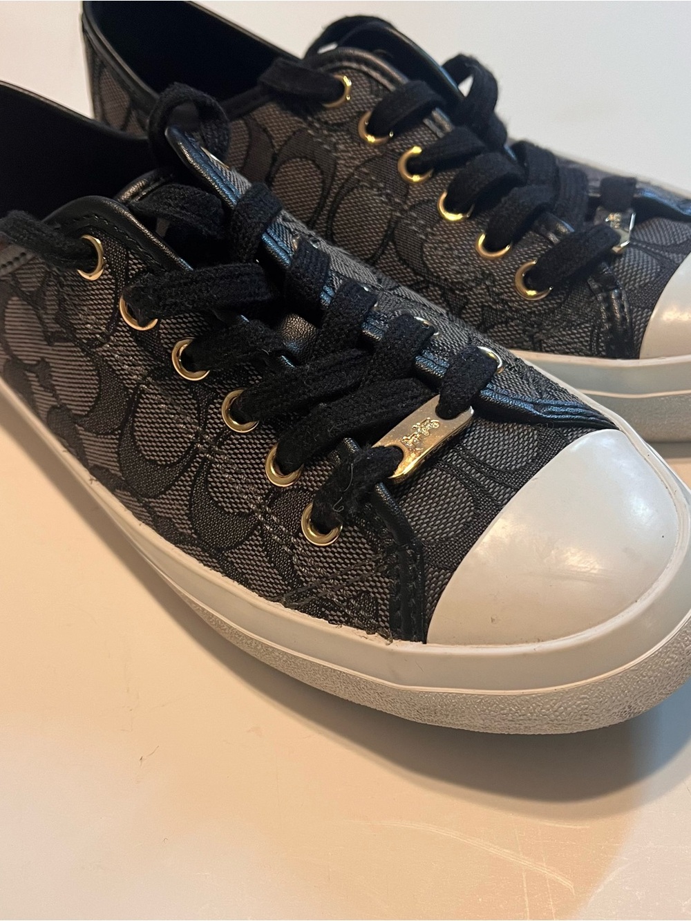 Coach Empire Outline Signature Sneakers Size 7B in Black and Smoke Canvas